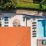 Moderne In Mit Pool By Interhome Διαμέρισμα *