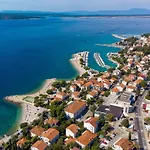 Moderne In Mit Pool By Interhome Crikvenica