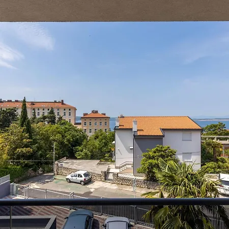 Moderne In Crikvenica Mit Pool By Interhome Апартаменты