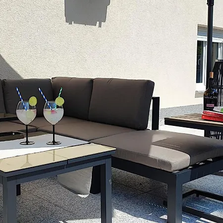 Moderne In Mit Pool By Interhome 아파트