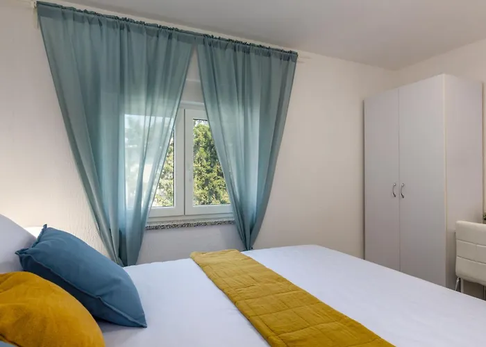 Moderne In Crikvenica Mit Pool By Interhome